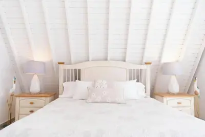 Charming Beach House, Amazing Direct Ocean Views