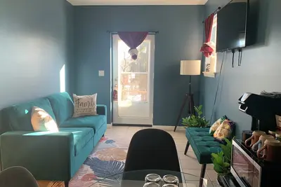 Image de Colorful Bright Garden Suite @ Downtown Peekskill