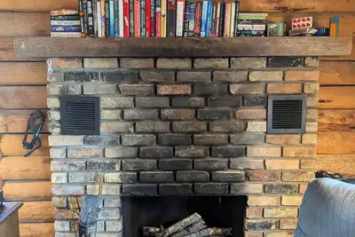 Image de New! Cozy log cabin on beautiful Washburn Lake with 374 feet of lakeshore!