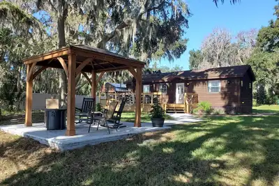 Image de Lakefront Magic Wilderness Cabin