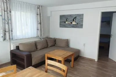 Image de Spacious ground floor apartment with direct garden access