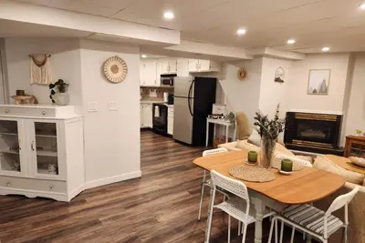 Image de Charming 1-bedrm suite with WiFi, Ac & pet friendly in West Kelowna