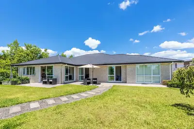Image de The Lakeside - Tauranga Holiday Home