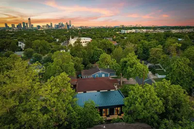 Image de Austin Luxe Pool Haven / Pool • Fire Patio • Wi-Fi