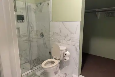Charming 2-bedroom 2 bathroom apartment with WiFi, Ac in nice Nassau