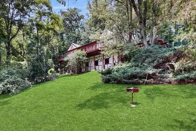 Image de Chalet w/ arcade games, large yard, & resort amenities + free attraction tickets