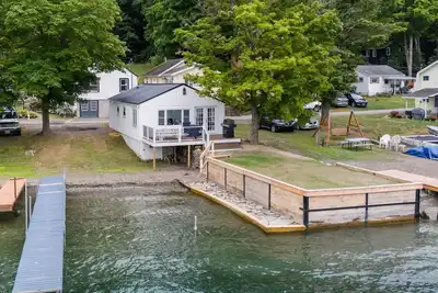 Image de LakeFRONT Estate on Finger Lakes Wine Trail, 2 Separate Homes, Dock, Kayaks