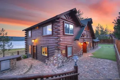 Image de Breathtaking Modern Lakefront Bungalow on Big Bear Lake