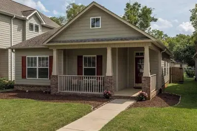 Image de Home in 5 Points neighborhood, Downtown Huntsville, Fenced Yard, Fully Furnished