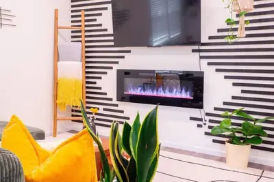 Image de [3br] Chic Retreat | Min from Ku/Mass