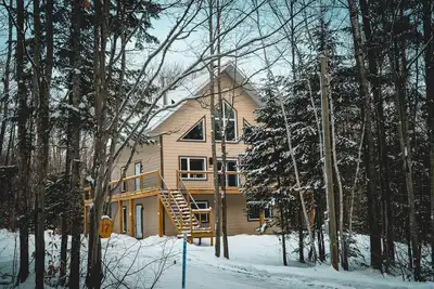 Image de Venez goûter nos macarons et au confort de notre chalet!