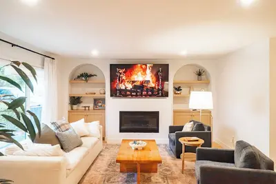 Image de Luxury 4-bedroom house near Disney with Pool, Wifi & Ac