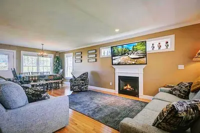 Image de 3-bed condo in the Heart of North Conway sleeps 8 Mins from Cranmore & Storyland