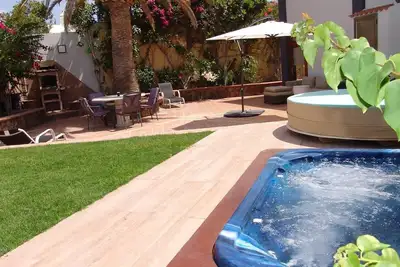 Maison \"Villa Bea Ii\" avec vue montagne et mer, Wi-Fi, jardin et terrasse