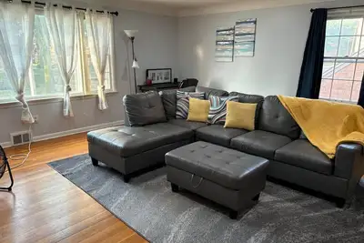Image de 2-Bedroom University Heights home w 2 King Beds