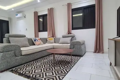 Image de À 10 mn du centre-ville, appartement pour locations de vacances avec cour privée