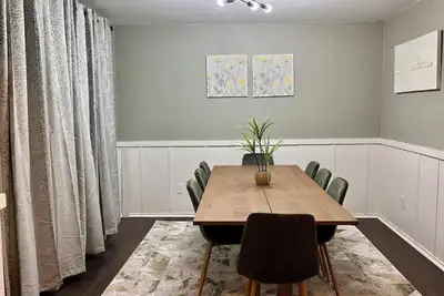 Image de 5-bedroom, 2 king beds, Media Room villa in charming Greenville