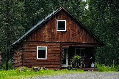 Image de Cozy 2-bedroom pet friendly cabin in beautiful Palmer, perfect for your getaway