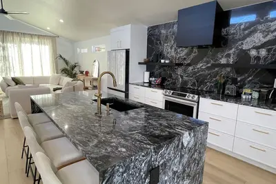 Image de King beds, Free WiFi, Close UofA, Spacious