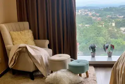 Cozy 1-bedroom Condo near Abreeza Ayala Mall with City View and Free Parking