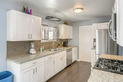 Image de Hot Tub, Patio & Grill: Quiet Depew Retreat