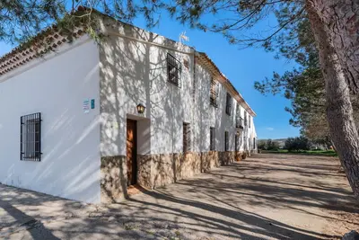 Image de Gîte à Alcaraz avec piscine partagée