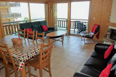 Image de Appartement spacieux avec cheminée