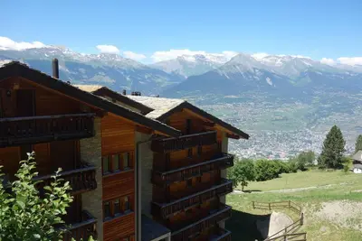 Image de Appartement confortable avec vue sur la vallée
