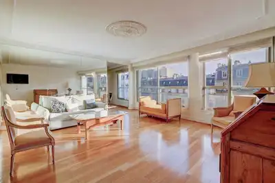 Image de Escape Eiffel / Unique 2bdr with amazing  view to Eiffel Tower