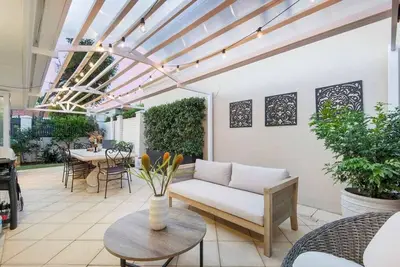 Image de Coastal Retreat Modern Home in Scarborough