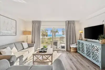 Image de Summit 2nd floor sleeps 5 ***Free Beach Chairs***