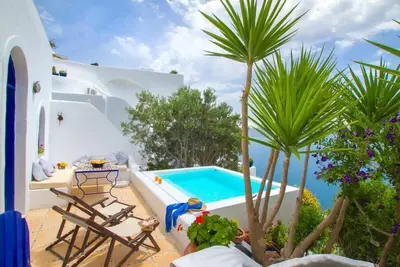Image de Traditional Santorinian Villa with Ocean View