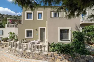 Image de Cozy Villa with Private Terrace & Side Sea View