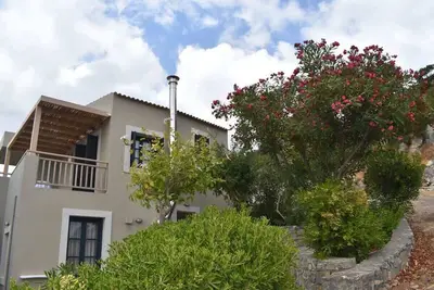 Image de Cozy Villa with Sea View, Private Balcony & Terrace
