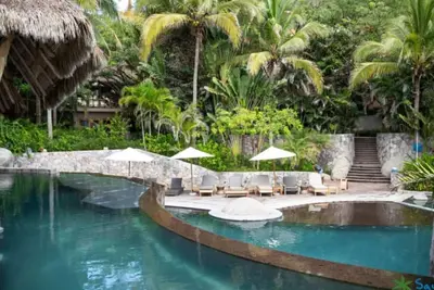 Image de Grand 6br Oceanfront Villa With Lush Jungle Views