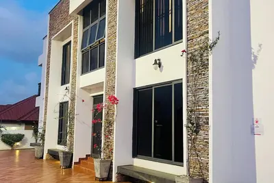 Image de Cozy 2-bedroom apartment with WiFi, fitness room in fabulous Accra