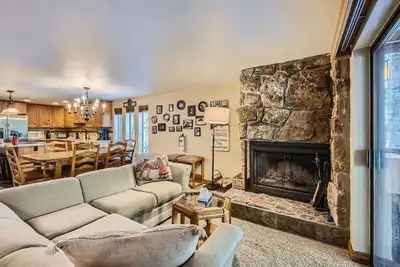 Image de Beautiful Retreat, On Shuttle Route, Minutes to Vail Resort