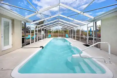 Image de Spacious 5-bedroom 3 bath house in  Largo with heated pool and hot tub