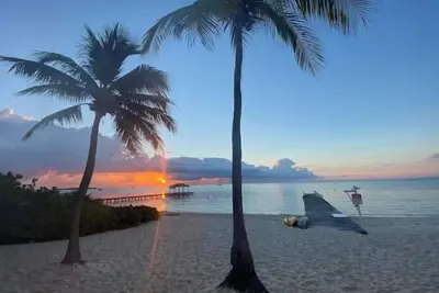 Image de \"A Shore Ting\"\nNEW to market! Exclusive serenity. . . come and experience it!