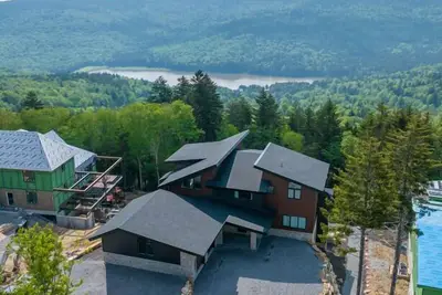 Image de New! Red Spruce 07 - Brigham Eight Bedroom Home