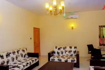 Image de Family-friendly 3-bedroom apartment / WiFi, Ac & Fishpond in charming Porto-Novo