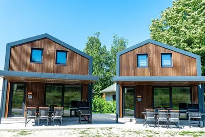 Image de Tranquil Luxe Thermal Escape Mobile Home - Mobile Home with Terrace