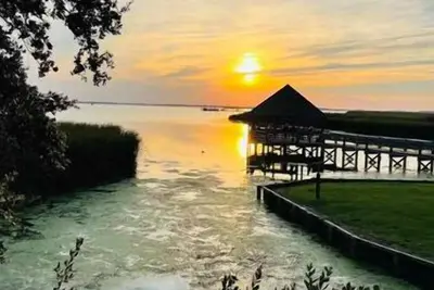 Image de Oceanside Walk to Beach 6br Pool Hot tub GameRm