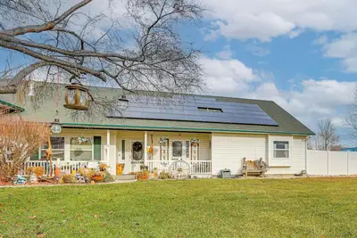 Image de 1 Mi to Old Town: Central Meridian Home