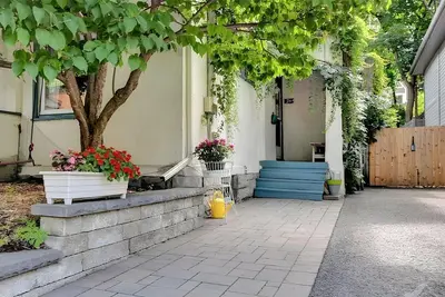 Image de Fully Furnished Stylish and Spacious Retreat in the Glebe, Ottawa, with Parking