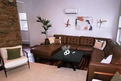 Image de City Luxury @ Smart Pricing + Parking + Family-Friendly