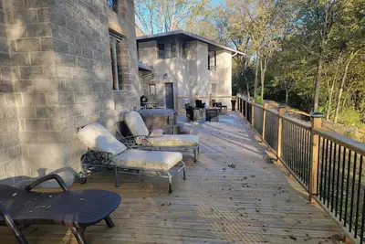 Image de Charming 4-bedroom house with WiFi and Ac directly on the Ohio River with dock.