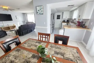 Image de Thoughtfully Designed 2-bedroom 2 Bath house in peaceful Warner Robins