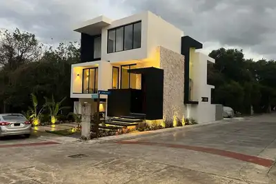 Image de New construction Modern 4bedroom house with Ac WiFi in delightful Puerto Morelos