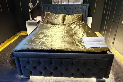 Image de King-Size Luxury Bedroom Flat